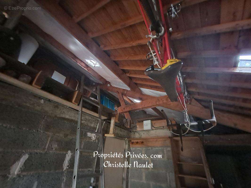 Maison à LE ROC-SAINT-ANDRE