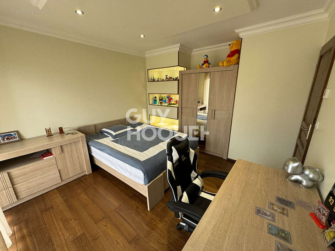 Maison à DECINES-CHARPIEU