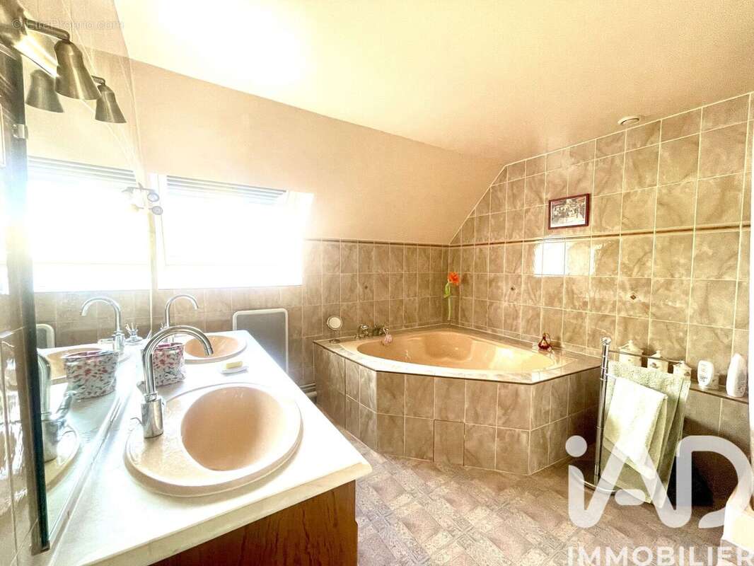 Photo 5 - Maison à VARENNES-JARCY