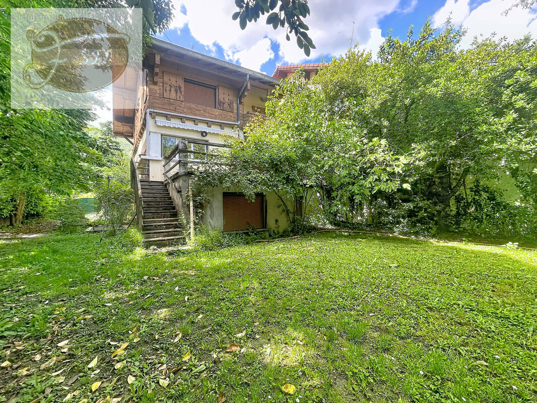 Maison à MEYLAN