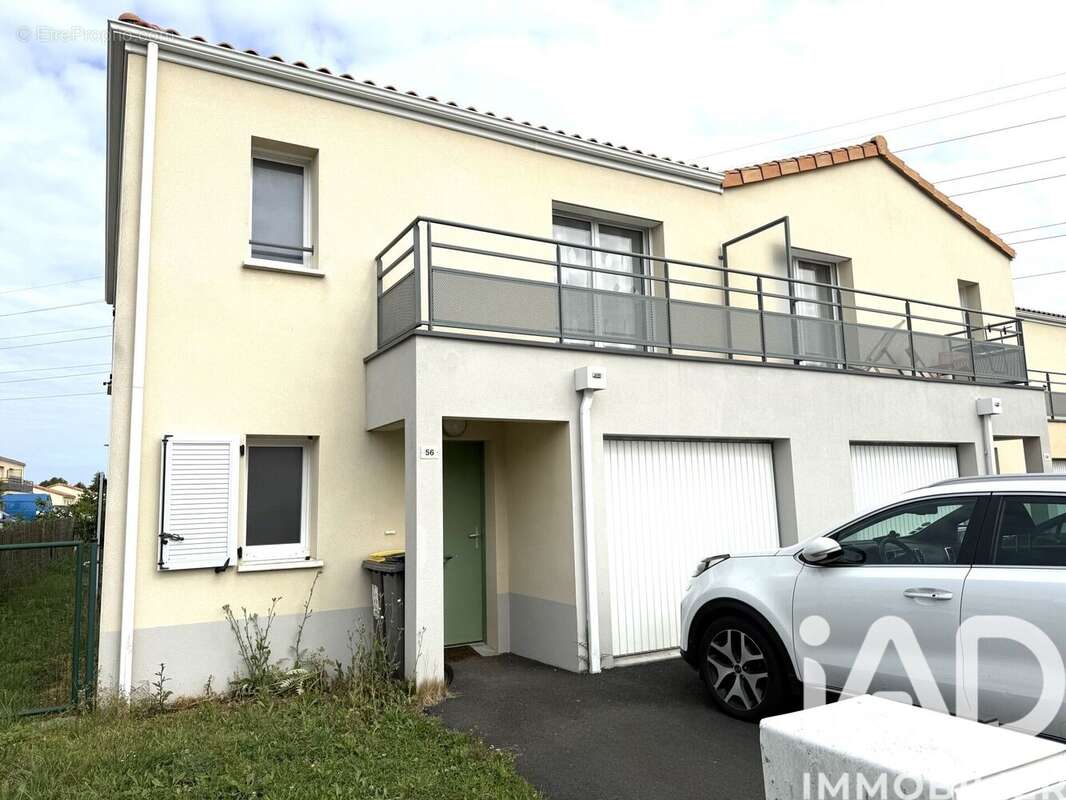 Photo 2 - Maison à MIGNALOUX-BEAUVOIR