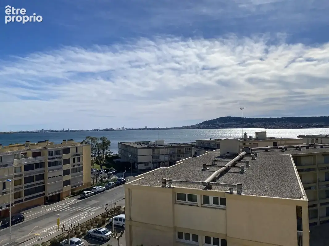 T1 dernier étage avec ascenseur et vue étang - photo 2
