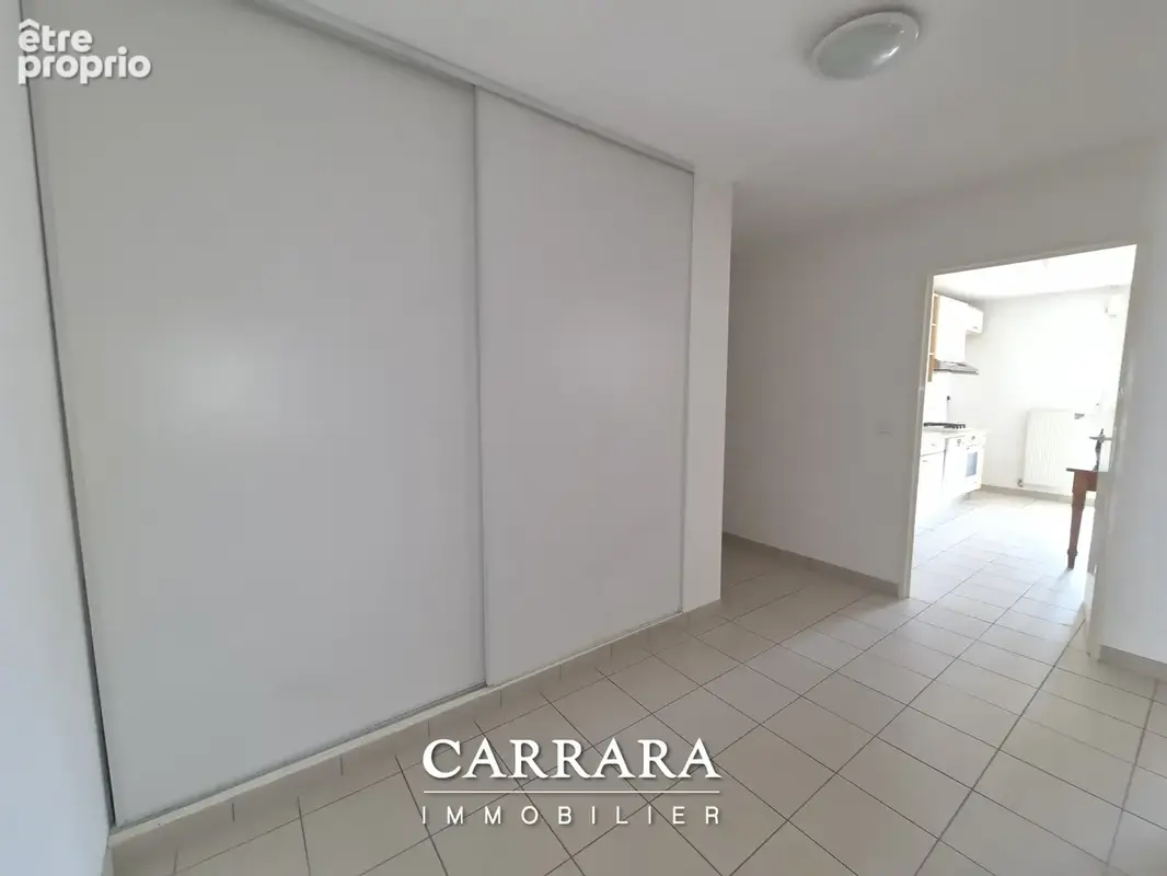 APPARTEMENT F3 de 73.85 M2 à  225000 € - photo 3