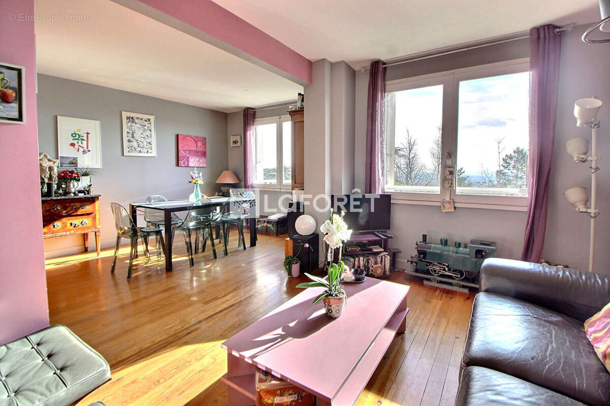 Appartement à SURESNES