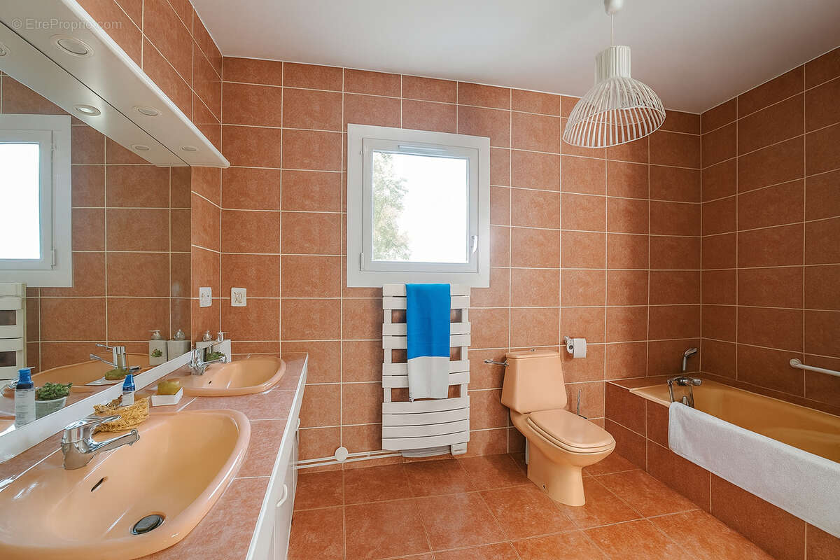 Maison à LA TURBALLE