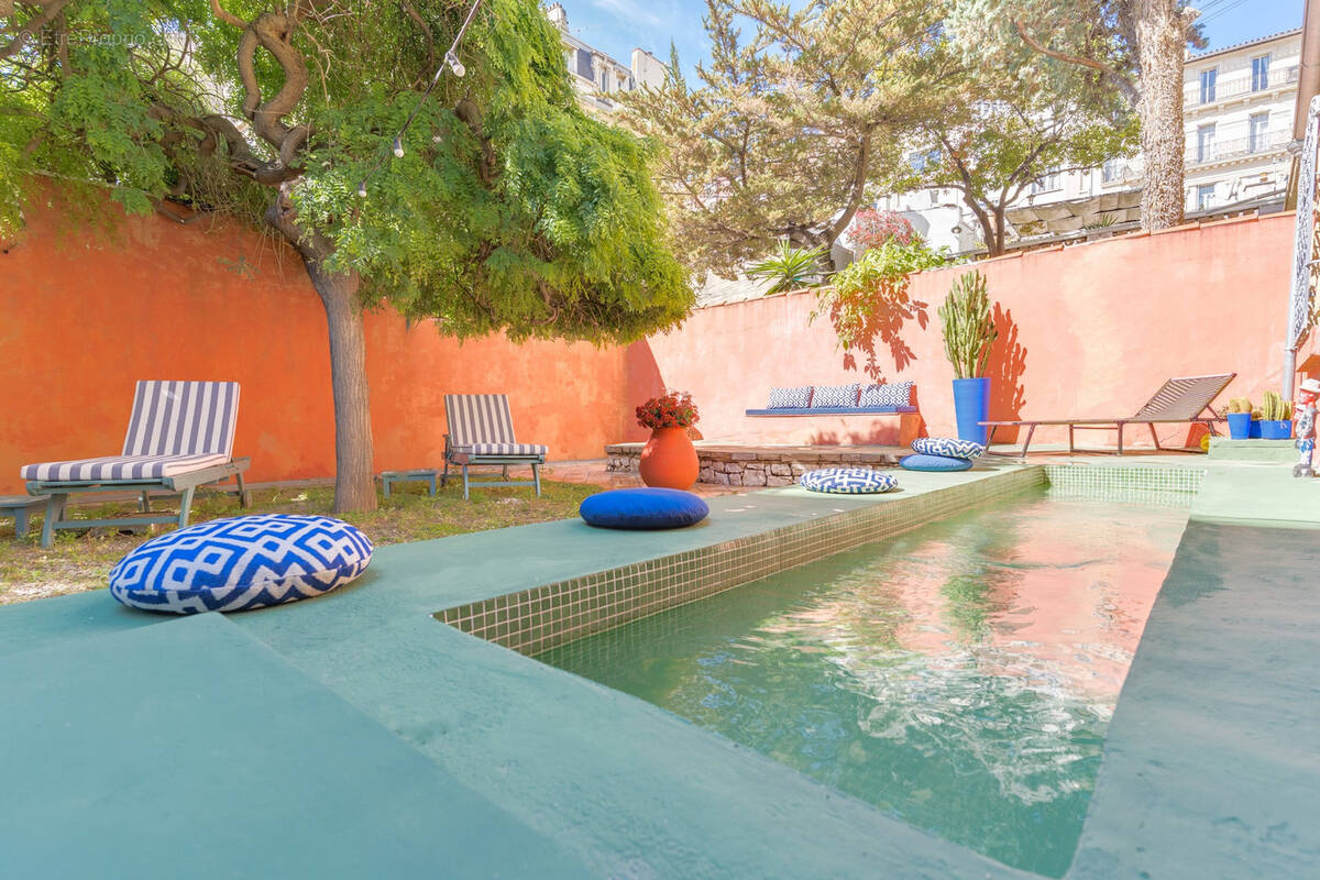 Appartement à MARSEILLE-8E