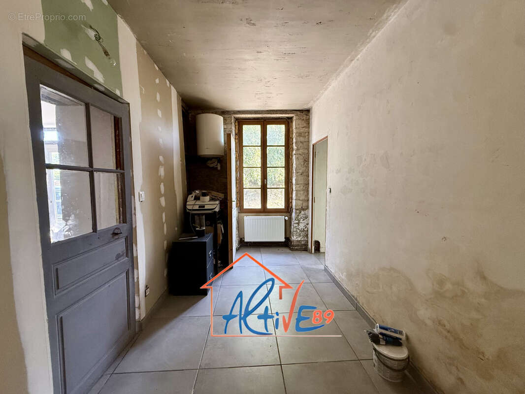 Maison familiale de 187m2 avec 4 chambres et fort potentiel à Bonnard - photo 7