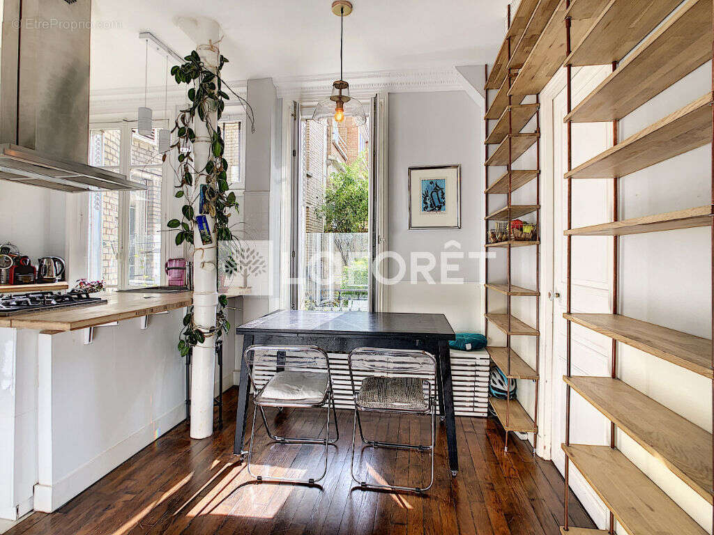 Appartement à COURBEVOIE