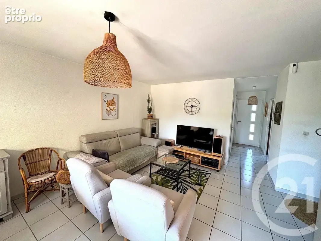 Maison 84 m² à La Salvetat-Saint-Gilles  - photo 4