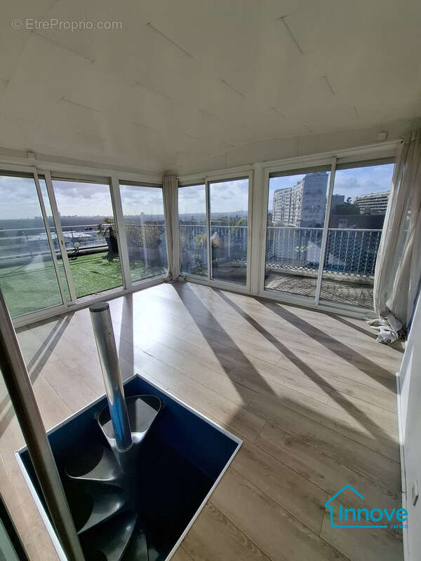Appartement à SURESNES
