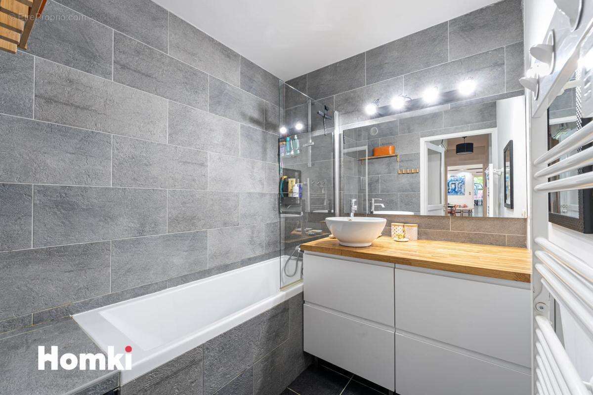 Appartement à MARSEILLE-8E