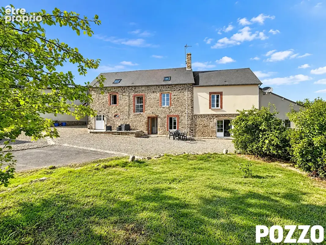 A Vendre - Tirepied Sur Sée - Maison 6 pièce(s) 160 m² -terrain-dépendances - photo 1