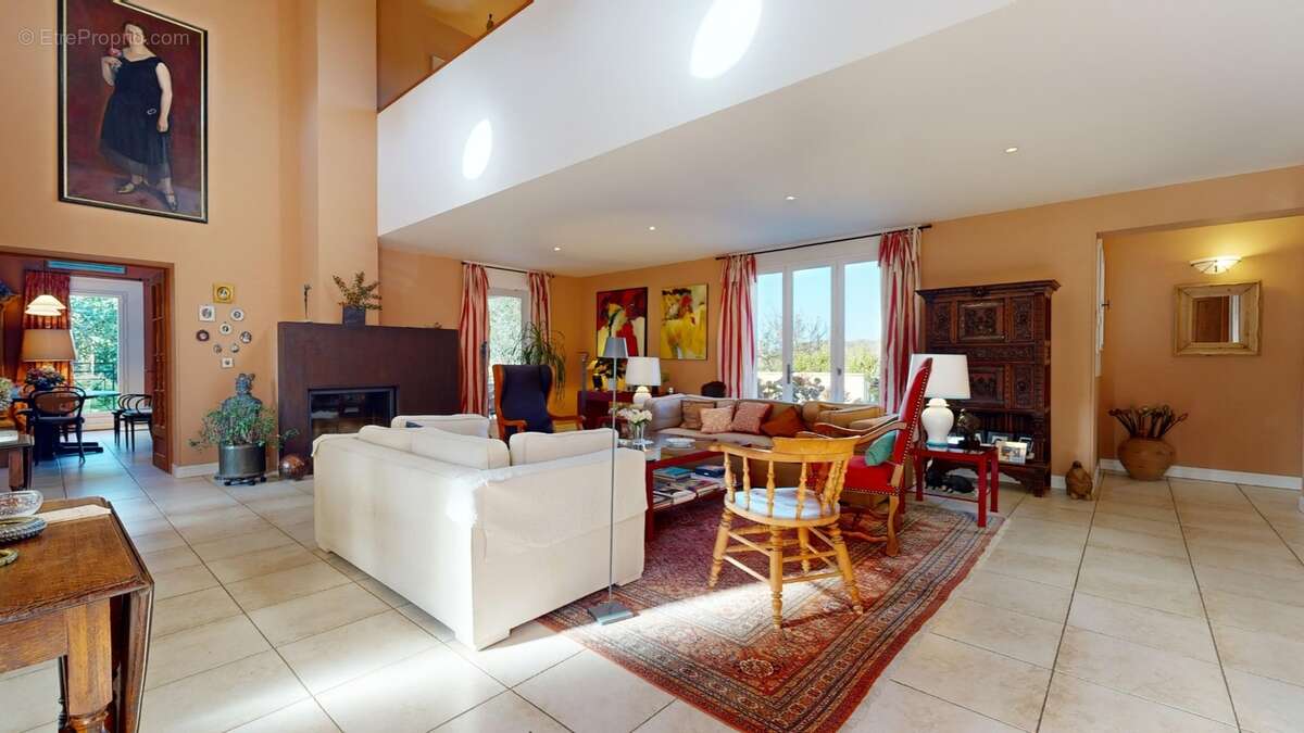 Grande-maison-secteur-calme--11192024_154151.jpg - Maison à SAINT-GERMAIN-DE-BELVES