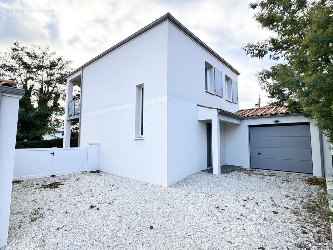 Maison à SAINT-GEORGES-DE-DIDONNE