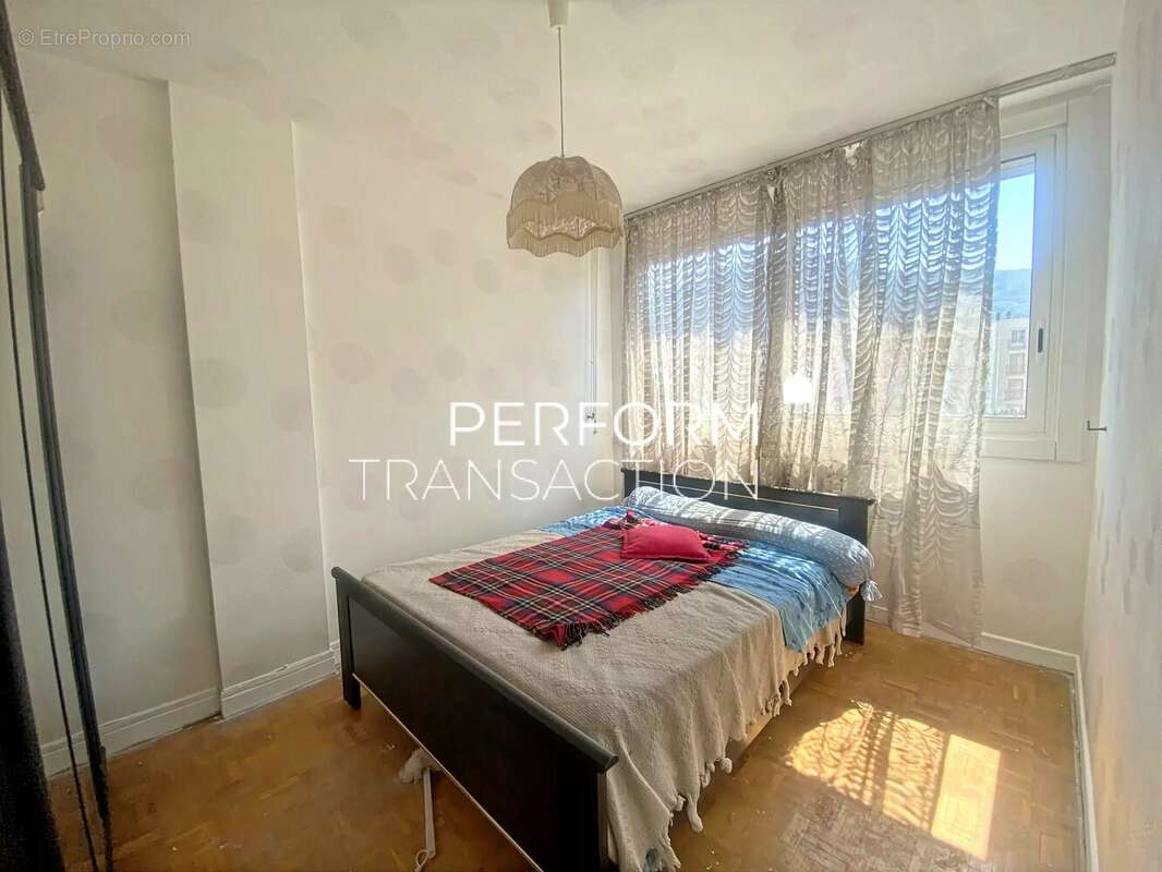 Appartement T3 59 m² à rénover – Eybens Victor Hugo - photo 5
