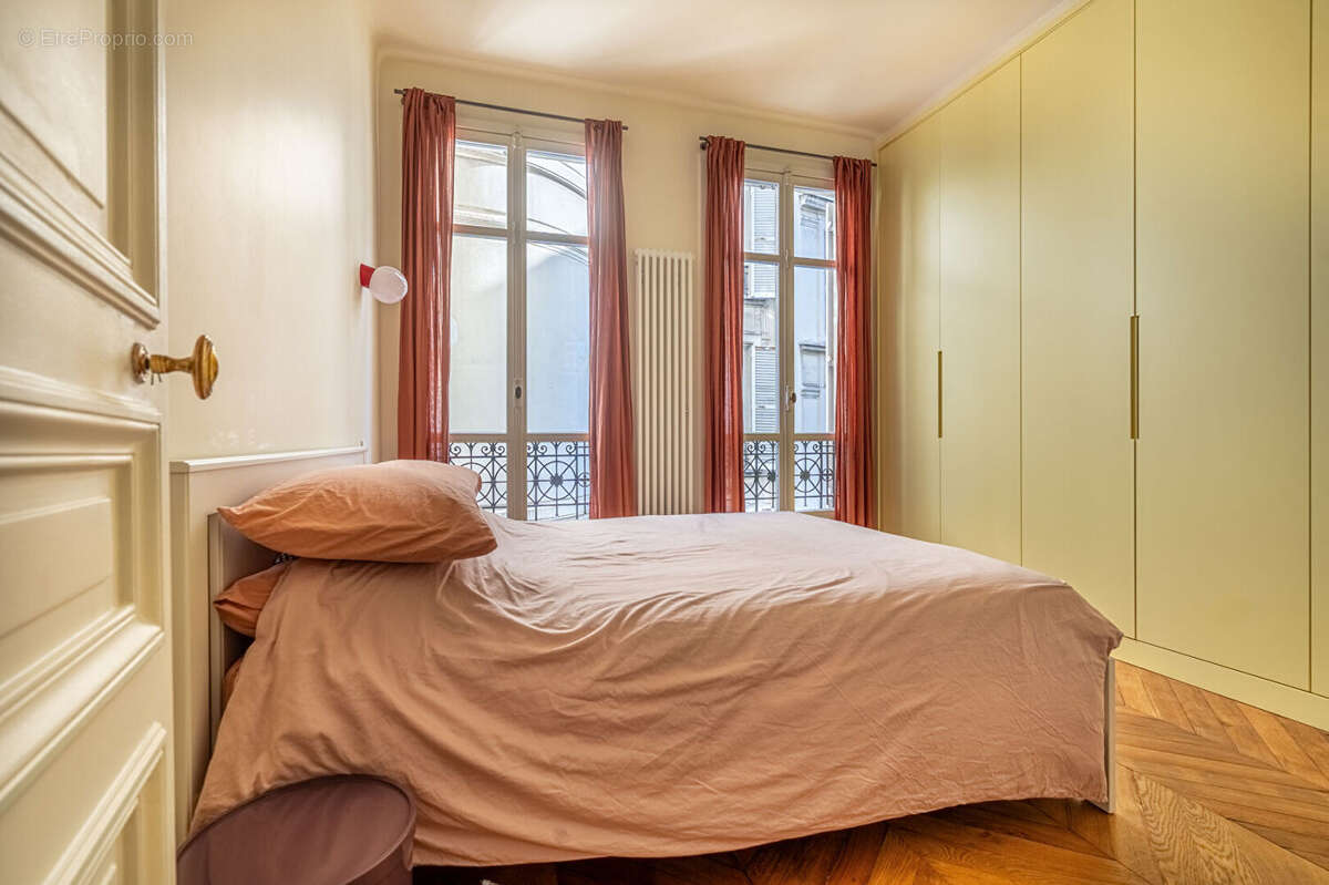 Appartement à PARIS-10E