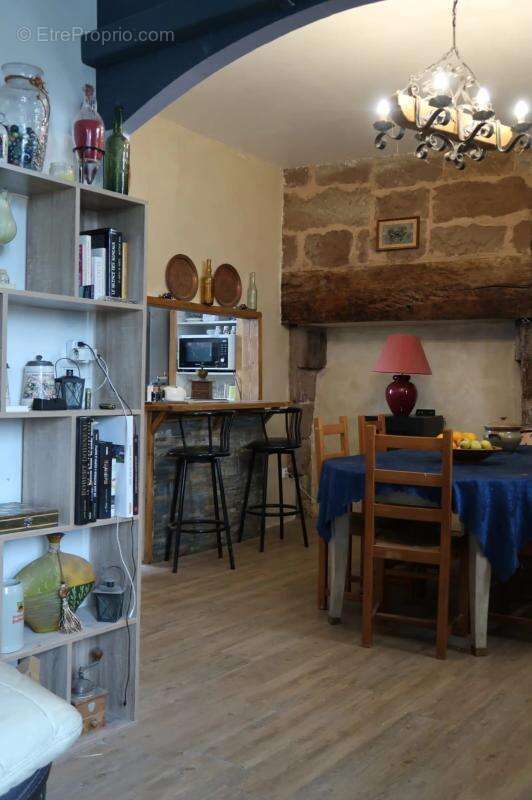 Maison à VARS-SUR-ROSEIX