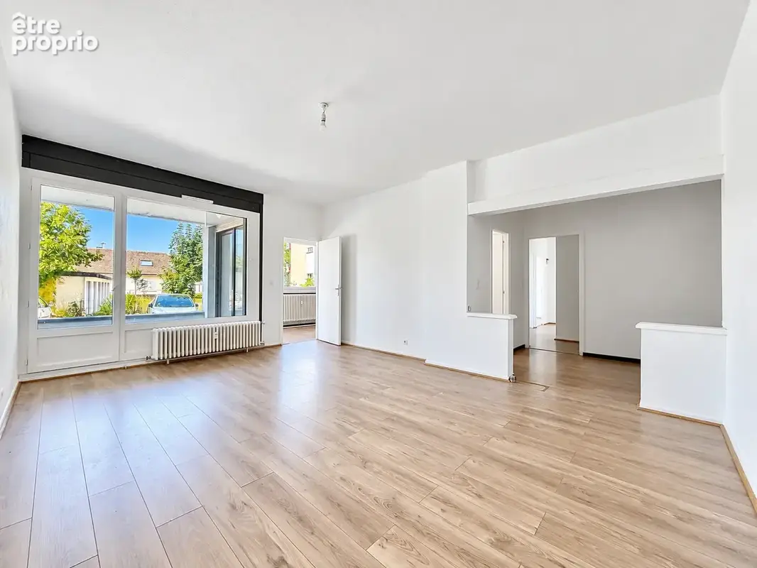 À vendre    t3 de 84,3 m2   hypercentre de reignier avec cave et parking - photo 1