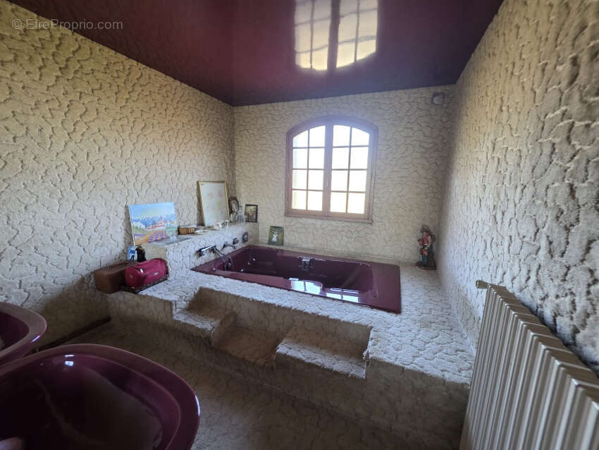 Maison à VILLOSANGES