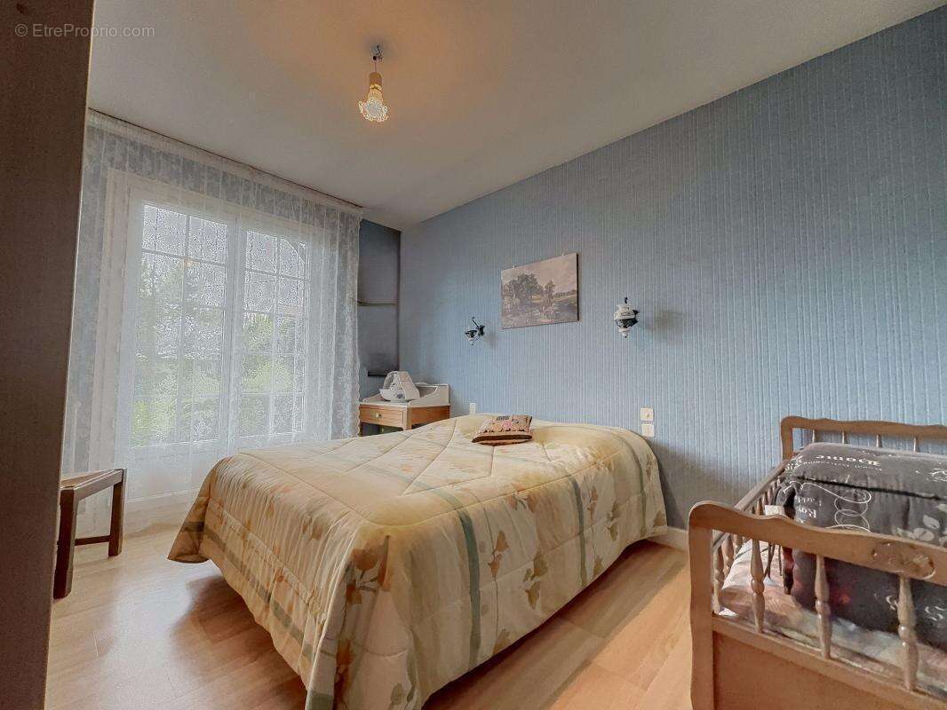 Maison à BRETENIERE