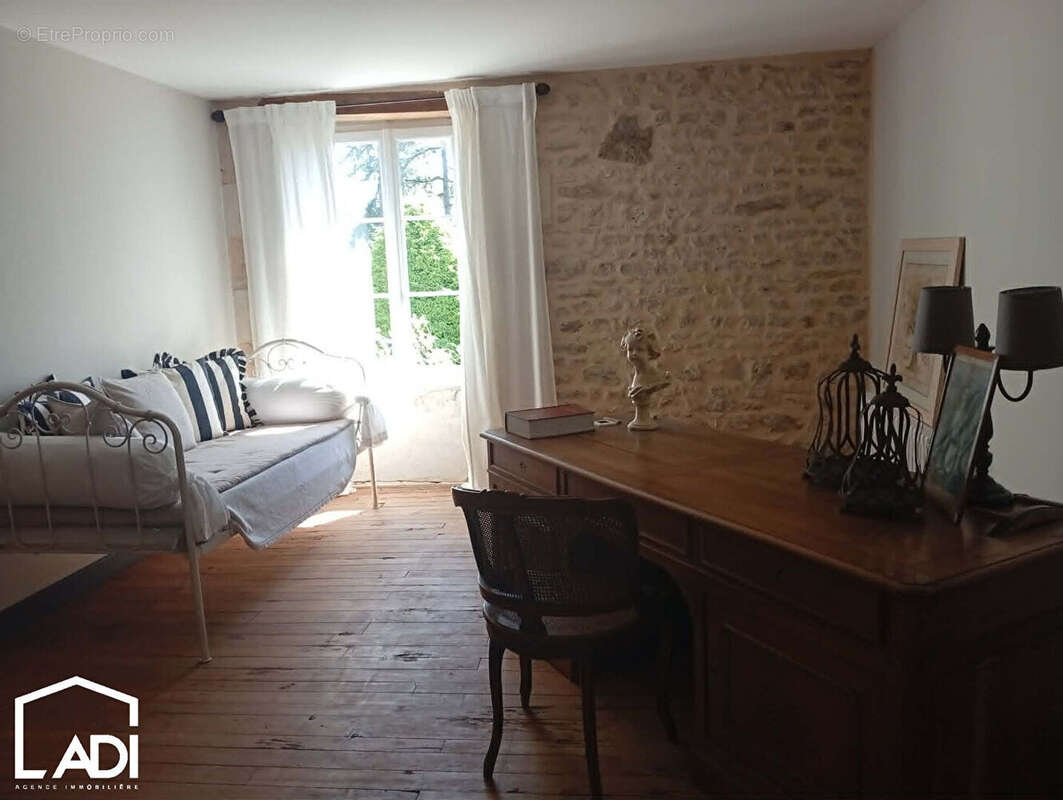 Maison à NANTEUIL