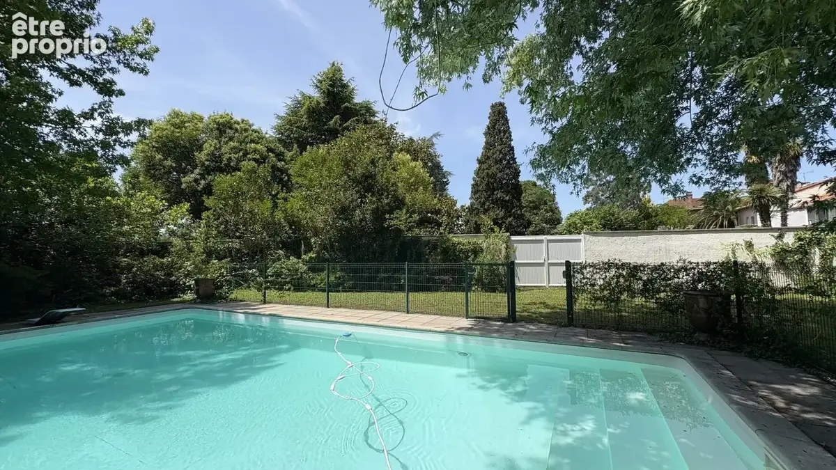 Maison de maitre de type t8 de 202 m2 avec piscine - photo 3