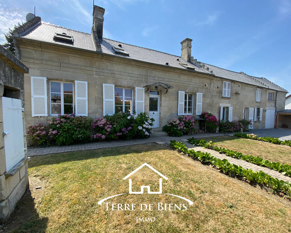 Maison à AMBLENY