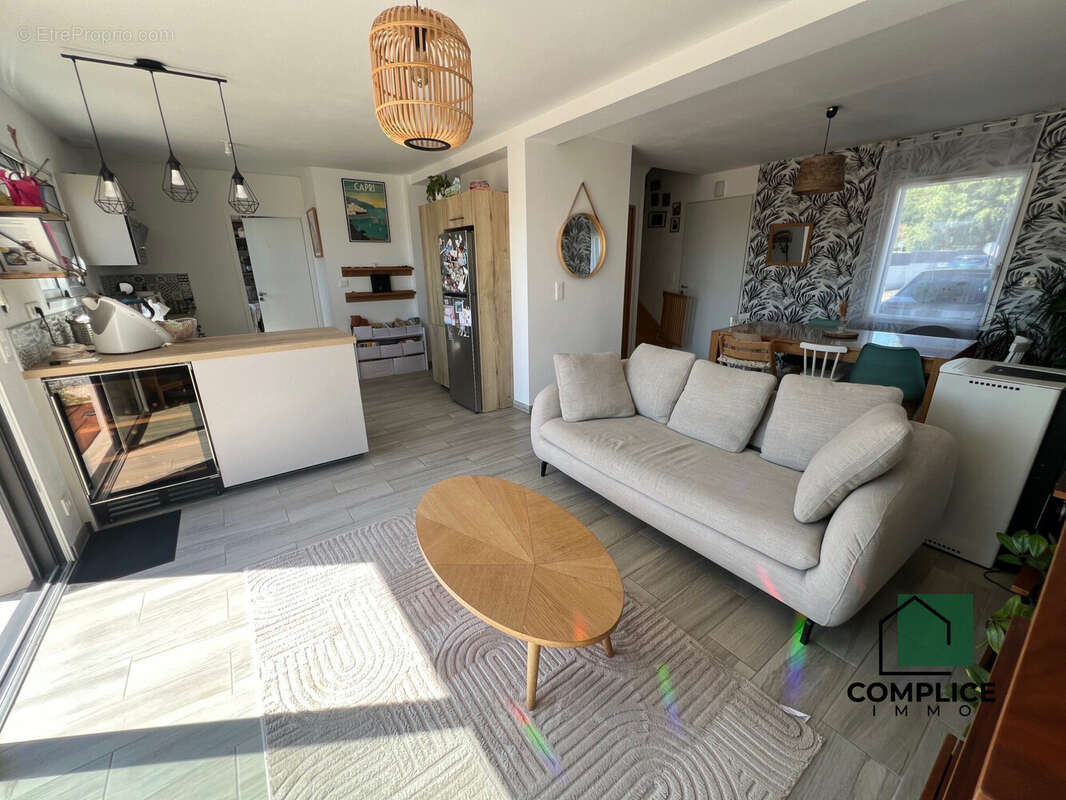 Maison 90 m² à Saint-Etienne-De-Montluc  - photo 3