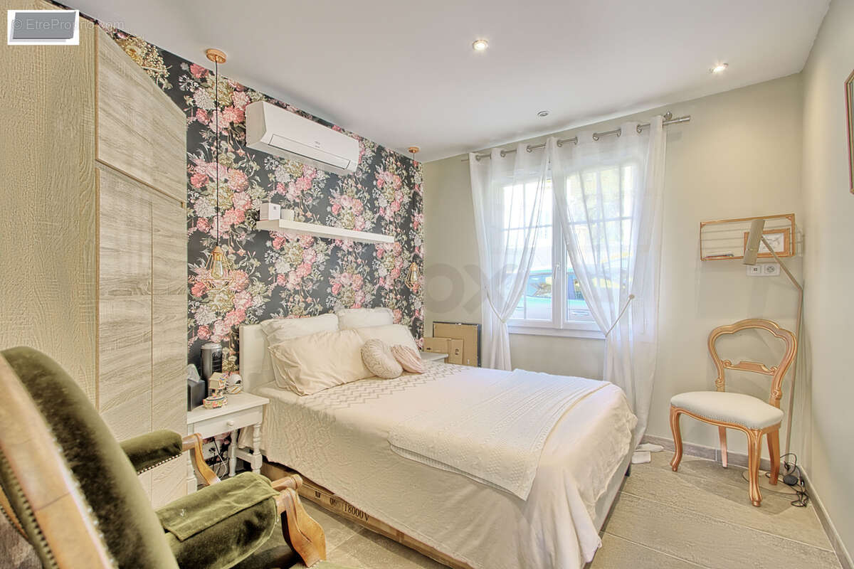 Maison à LA VALETTE-DU-VAR