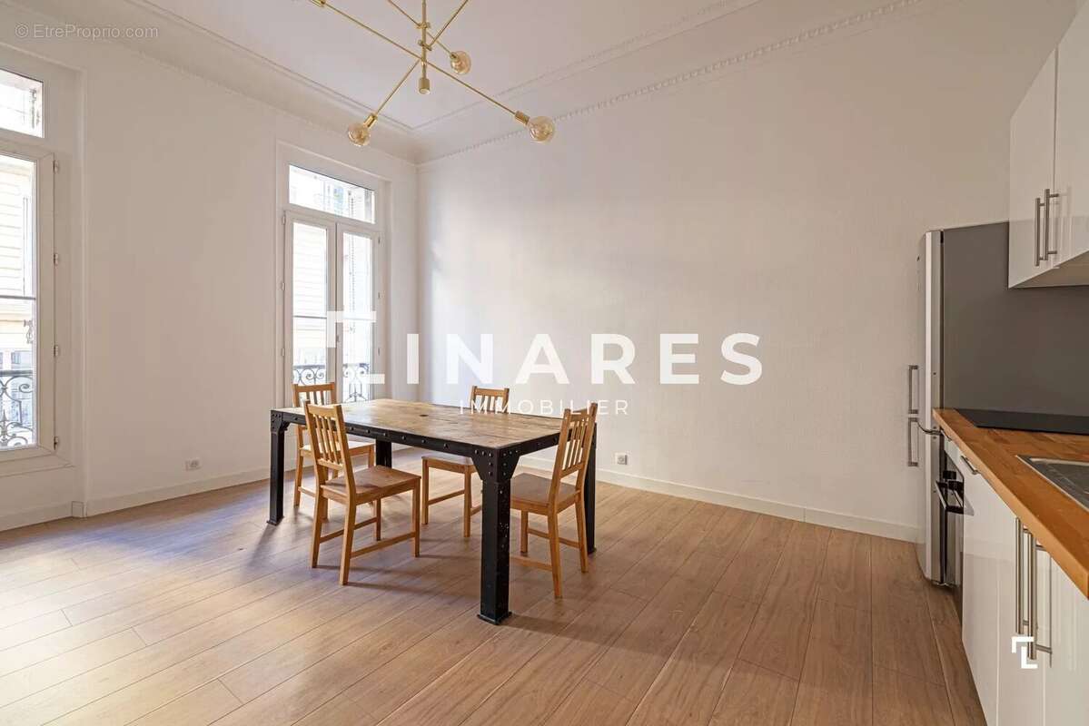 Appartement à MARSEILLE-2E