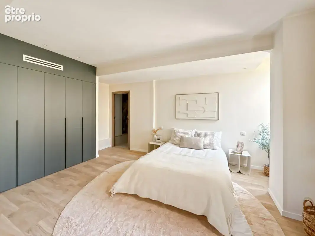 NICE Garibaldi 3P 79m² dernier étage entièrement rénové calme - photo 9