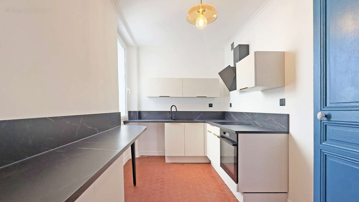 Appartement de caractère haussmannien au cœur de Hyères - photo 8