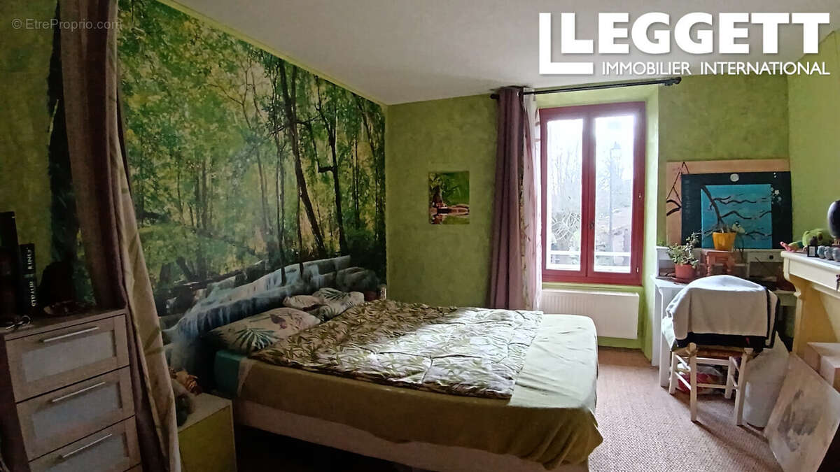 Maison à CHAILLAC-SUR-VIENNE