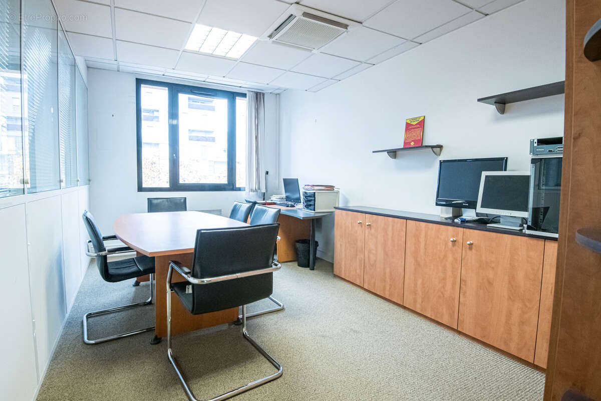 Commerce à COURCOURONNES