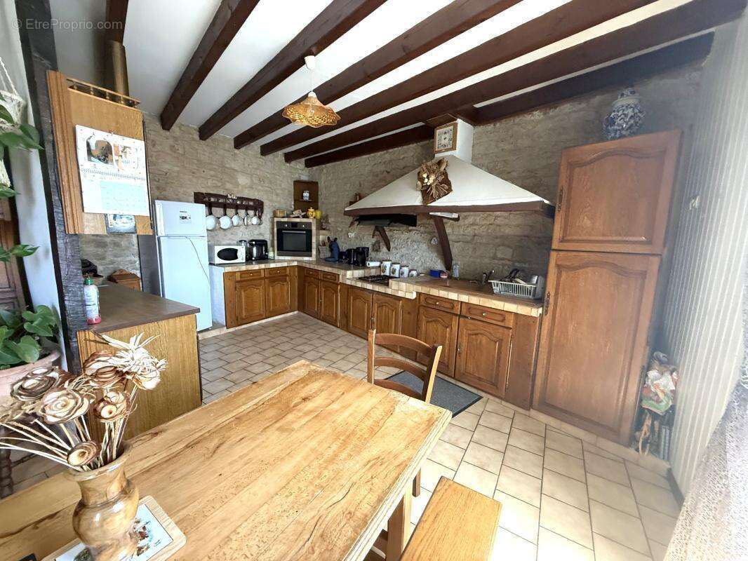 Maison à CHEF-BOUTONNE