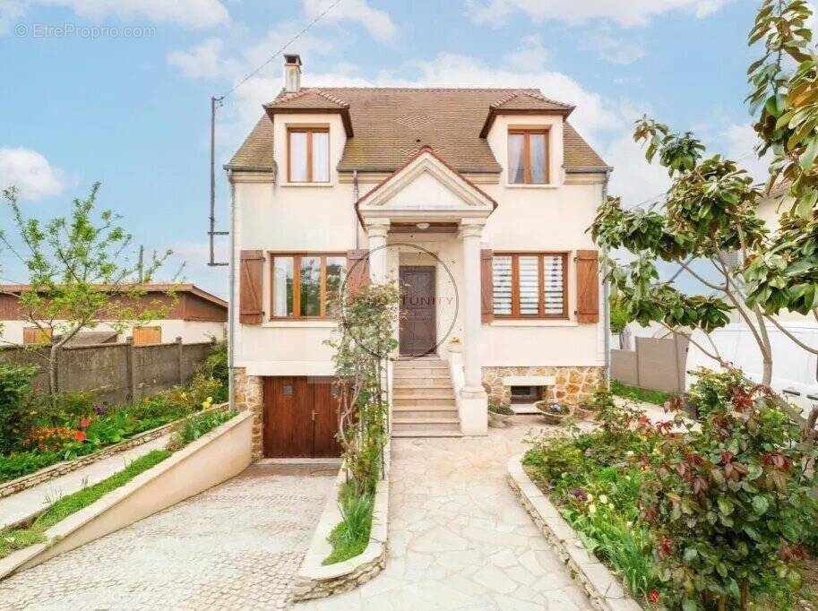 Maison à HOUILLES
