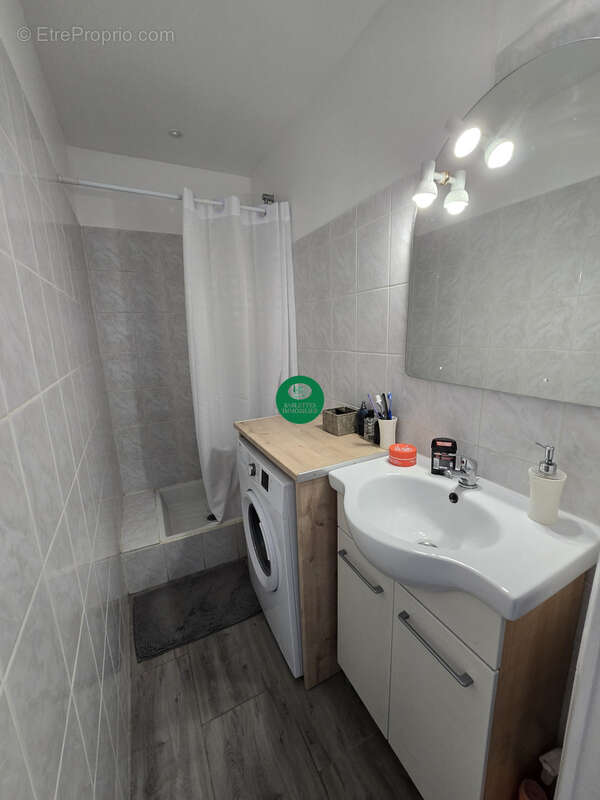 Appartement à SIX-FOURS-LES-PLAGES