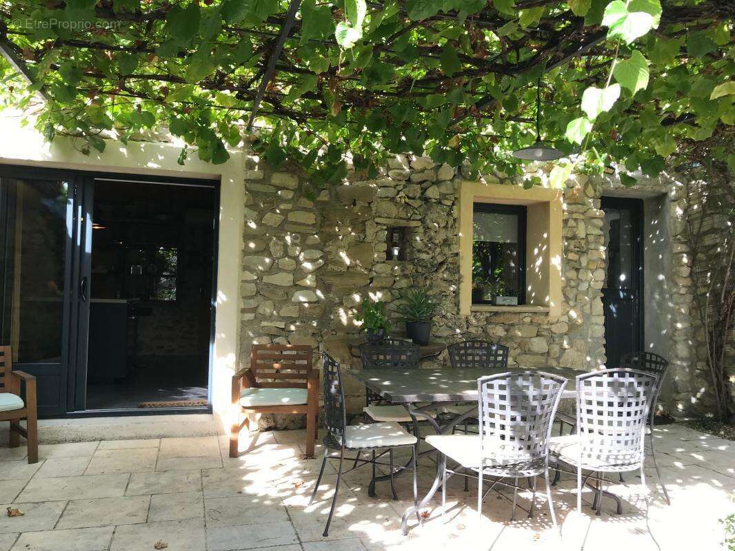 Maison à VAISON-LA-ROMAINE