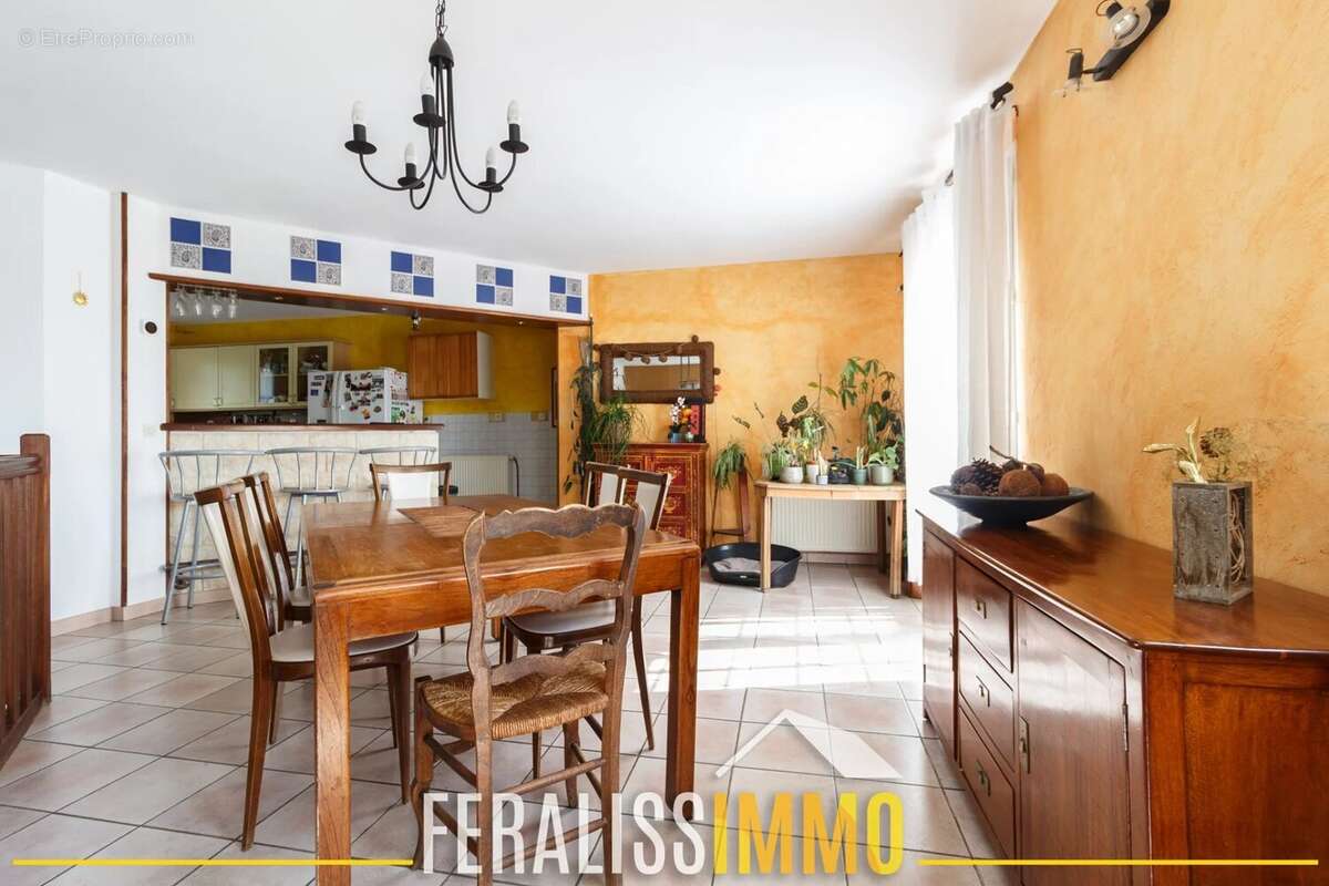 Maison à COURDIMANCHE