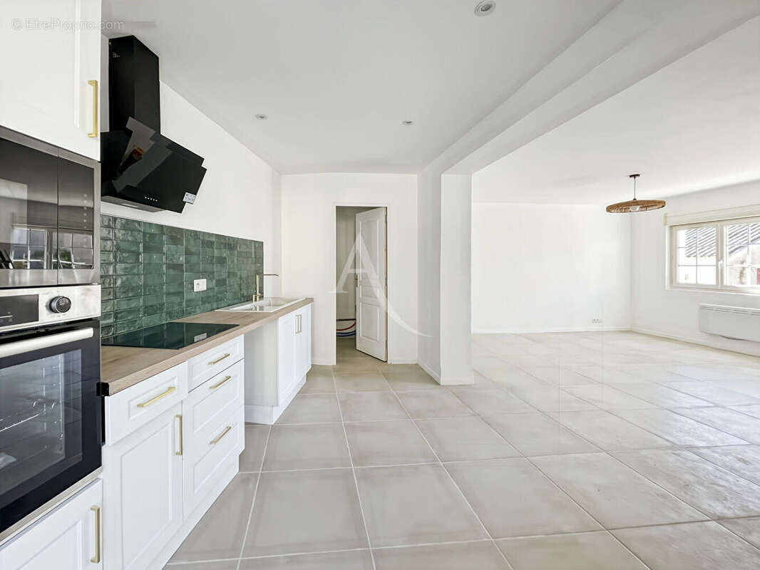 Maison à MONTAIGU-DE-QUERCY