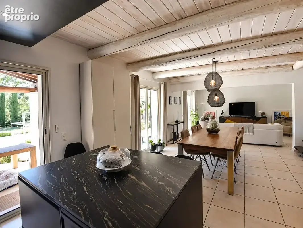 Bagnols-en-Forêt – Villa 200 m² avec appartement indépendant terrain 5 200 m² - photo 4