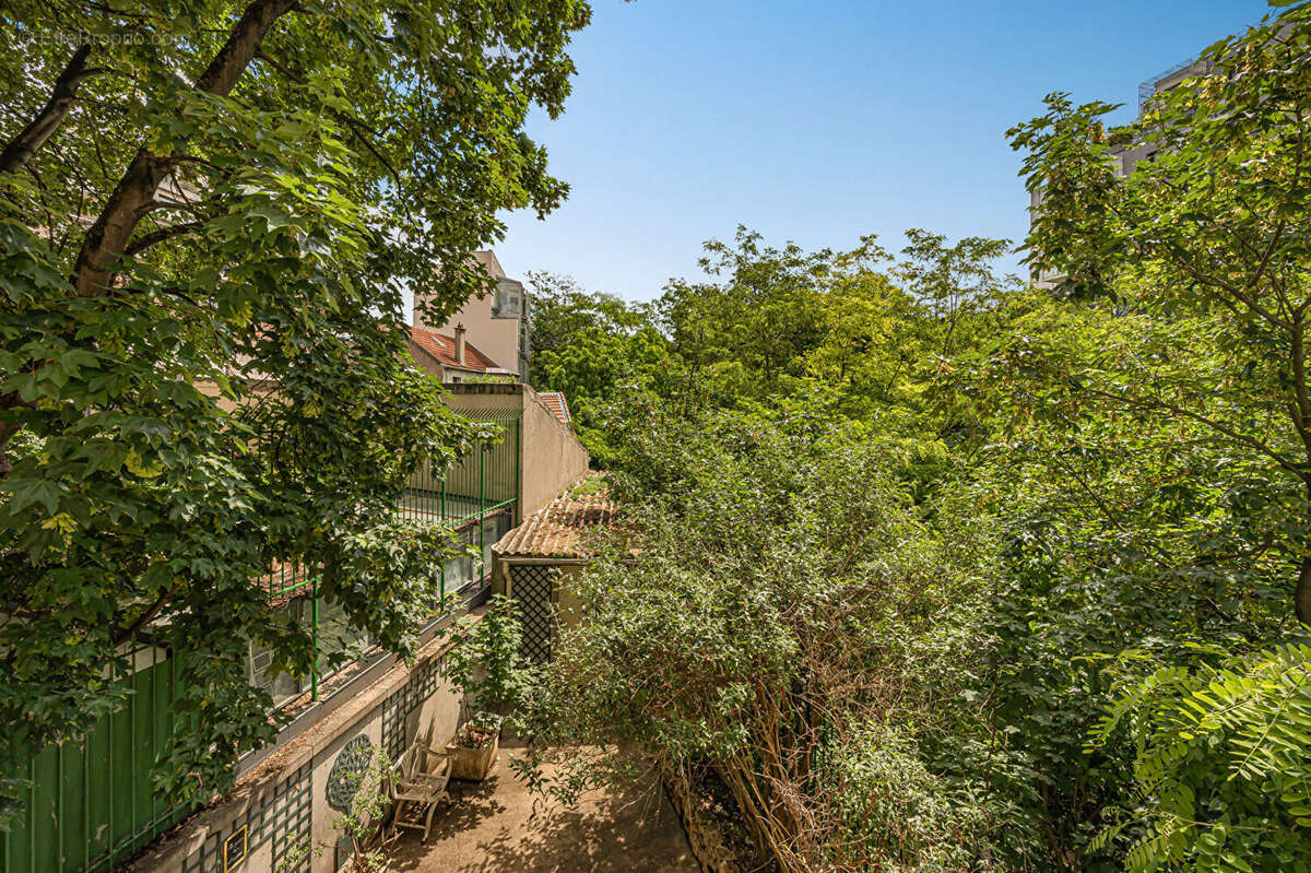 Appartement à PARIS-14E