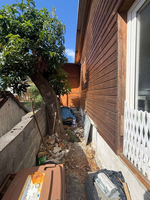 Maison en vente à Saint-Denis secteur Bellepierre, à deux pas du CHU ! - photo 9