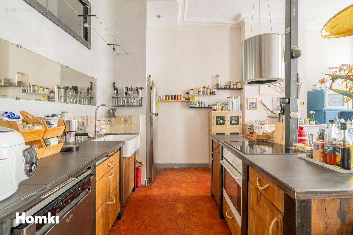 Appartement à MARSEILLE-1E