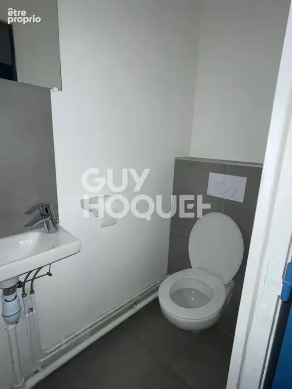 Vous cherchez un local commercial ? Local 200m2 à Saussay - Axe Passant - photo 10