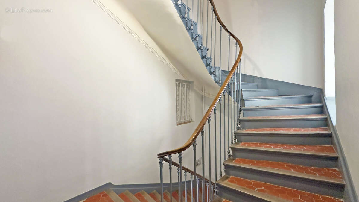 Appartement de caractère haussmannien au cœur de Hyères - photo 10