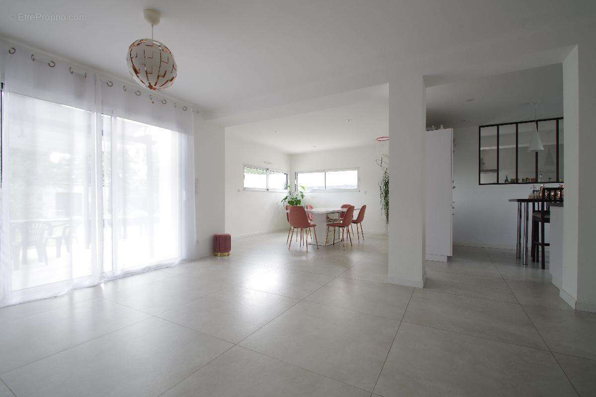172 m² de confort - Construction 2021 - DPE A - Aux portes de Rezé - photo 8