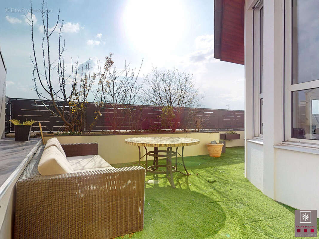 Appartement à LYON-8E