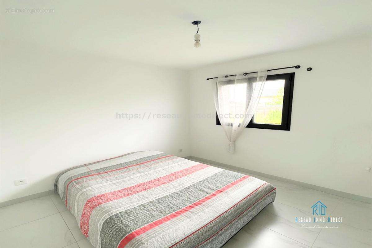 Maison à SAINT-SIMEON-DE-BRESSIEUX