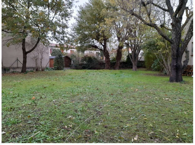 Terrain à CARCASSONNE